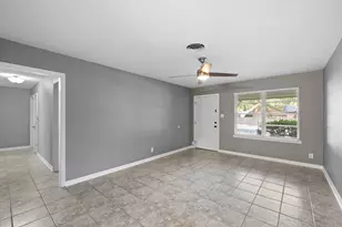 2411 S 6th St, Austin, TX 78704 - Photo 11