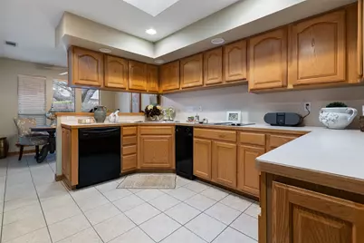 6820 N Cypress Point #12, Austin, TX 78746 - Photo 11