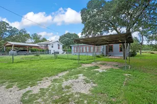 107 W Holland St, San Marcos, TX 78666 - Photo 17