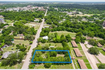 821 Blanco, Lockhart, TX 78644 - Photo 3