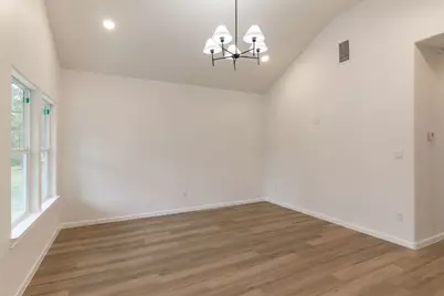 508 Brown Street, Lockhart, TX 78644 - Photo 3