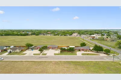 1024 S Guadalupe Street, Lockhart, TX 78644 - Photo 17