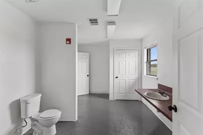 1024 S Guadalupe Street, Lockhart, TX 78644 - Photo 9