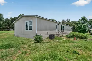 908 Yegua Dr, Lexington, TX 78947 - Photo 1