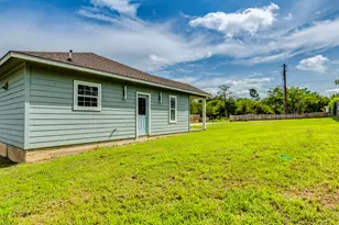 411 S Ave B, Elgin, TX 78621 - Photo 19