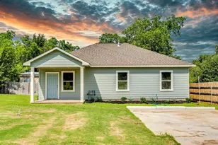 411 S Ave B, Elgin, TX 78621 - Photo 3