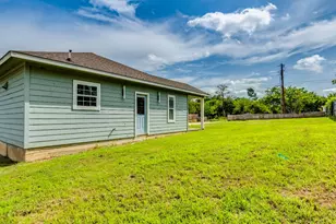 411 S Ave B, Elgin, TX 78621 - Photo 19