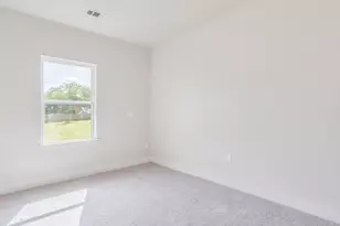 411 S Ave B, Elgin, TX 78621 - Photo 15