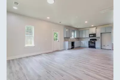 411 S Avenue B, Elgin, TX 78621 - Photo 5