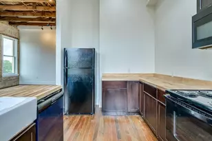 110 S Main St, Elgin, TX 78621 - Photo 13
