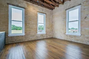 110 S Main St, Elgin, TX 78621 - Photo 5