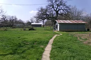 110 S Travis St, Rockdale, TX 76567 - Photo 21