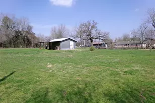 110 S Travis St, Rockdale, TX 76567 - Photo 19