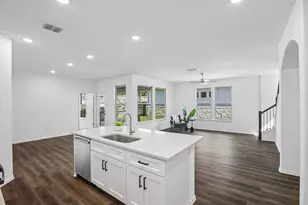 521 Clubhouse Dr, Georgetown, TX 78628 - Photo 5