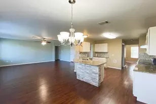 402 Blackman Tr, Hutto, TX 78634 - Photo 9