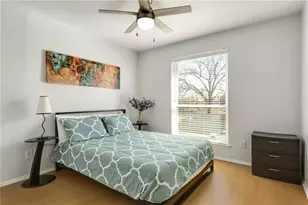 2401 Manor Rd, Austin, TX 78722 - Photo 11
