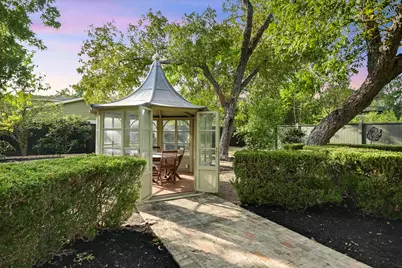 908 E University Avenue, Georgetown, TX 78626 - Photo 31