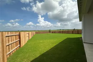 305 E Luna Blue Ln, Jarrell, TX 76537 - Photo 11