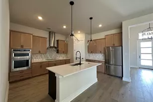 305 E Luna Blue Ln, Jarrell, TX 76537 - Photo 3