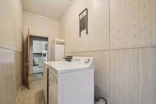 611 N Main St, Elgin, TX 78621 - Photo 23
