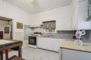 611 N Main St, Elgin, TX 78621 - Photo 7