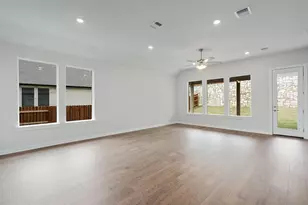 305 Barton Run Dr, Georgetown, TX 78628 - Photo 5