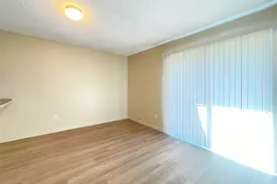 902 N Meadows Dr, Austin, TX 78758 - Photo 7