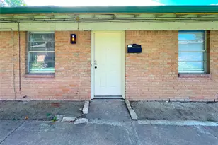 902 N Meadows Dr, Austin, TX 78758 - Photo 1