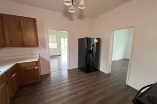 504 East St, Thrall, TX 76578 - Photo 5