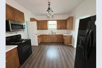 504 East Street, Thrall, TX 76578 - Photo 3