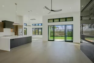 105 Via Roma Ct, Horseshoe Bay, TX 78657 - Photo 5