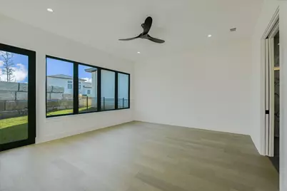 105 Via Roma Court, Horseshoe Bay, TX 78657 - Photo 17