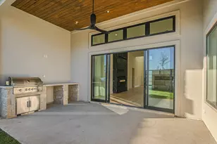 105 Via Roma Ct, Horseshoe Bay, TX 78657 - Photo 29