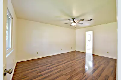 6606 Hondo Bend, Austin, TX 78729 - Photo 11