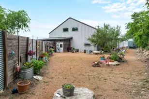 180 Henly Loop, Dripping Springs, TX 78620 - Photo 35