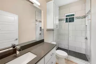 6213 Felix Ave, Austin, TX 78741 - Photo 13