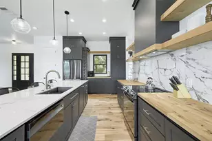 26701 Blue Cove Rd, Marble Falls, TX 78654 - Photo 11