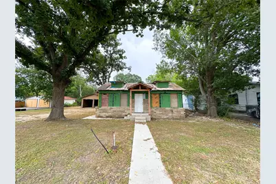 818 Plum Street, Lockhart, TX 78644 - Photo 3