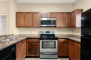 6810 Deatonhill Dr, Austin, TX 78745 - Photo 21