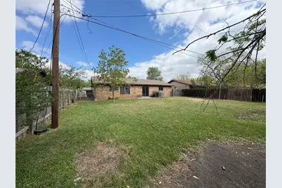 709 Drake Lane, Taylor, TX 76574 - Photo 17