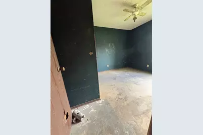 709 Drake Lane, Taylor, TX 76574 - Photo 13