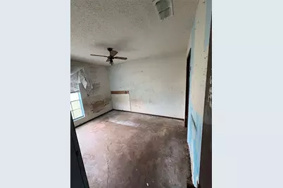 709 Drake Lane, Taylor, TX 76574 - Photo 11