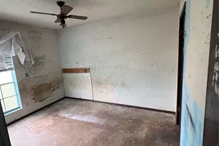 709 Drake Ln, Taylor, TX 76574 - Photo 11