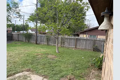 709 Drake Lane, Taylor, TX 76574 - Photo 15