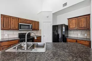 1907 Brewers Pl, Taylor, TX 76574 - Photo 5