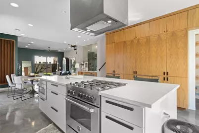 2401 E 11th Street, Austin, TX 78702 - Photo 11