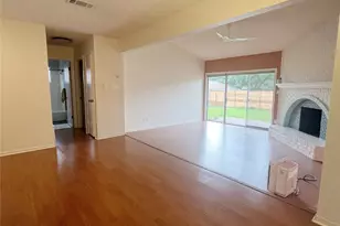 8702 Dawnridge Cir, Austin, TX 78757 - Photo 3