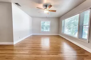 1009 E 38 1/2 St, Austin, TX 78751 - Photo 3