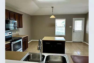 114 Mossy Rock Cove, Hutto, TX 78634 - Photo 5