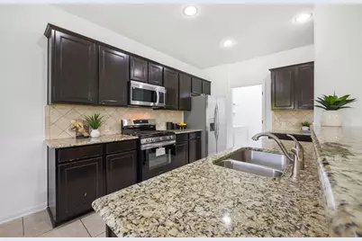 1812 Hidden Springs Path, Round Rock, TX 78665 - Photo 11